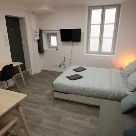 Apartment Jolis Au Coeur De Ferrand - Proche Jaude - Wifi Et Netflix Clermont-Ferrand